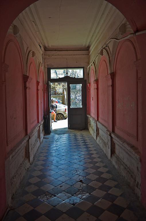 Griboedov Hostel & Suites Tbilisi Exterior photo