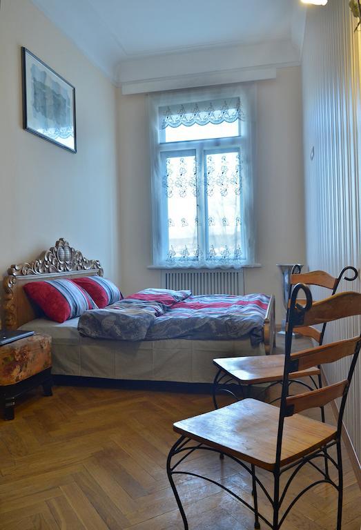 Griboedov Hostel & Suites Tbilisi Room photo