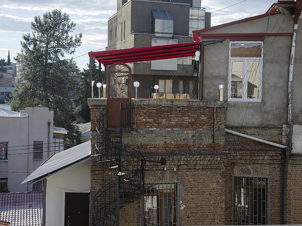 Griboedov Hostel & Suites Tbilisi Exterior photo