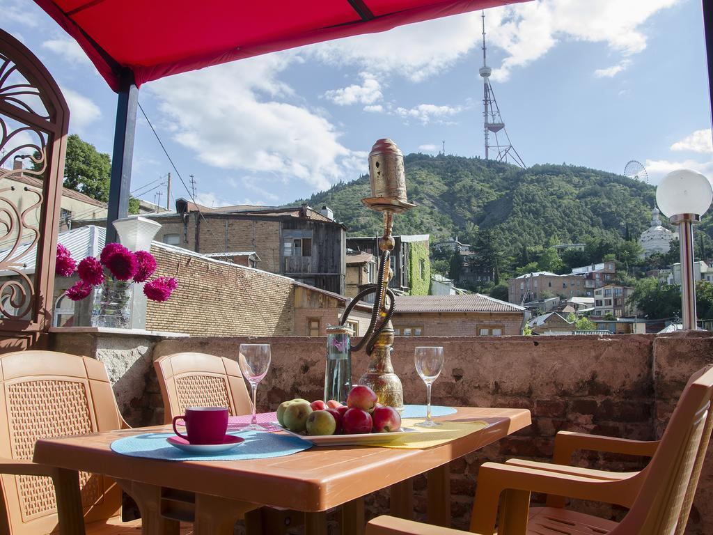Griboedov Hostel & Suites Tbilisi Exterior photo