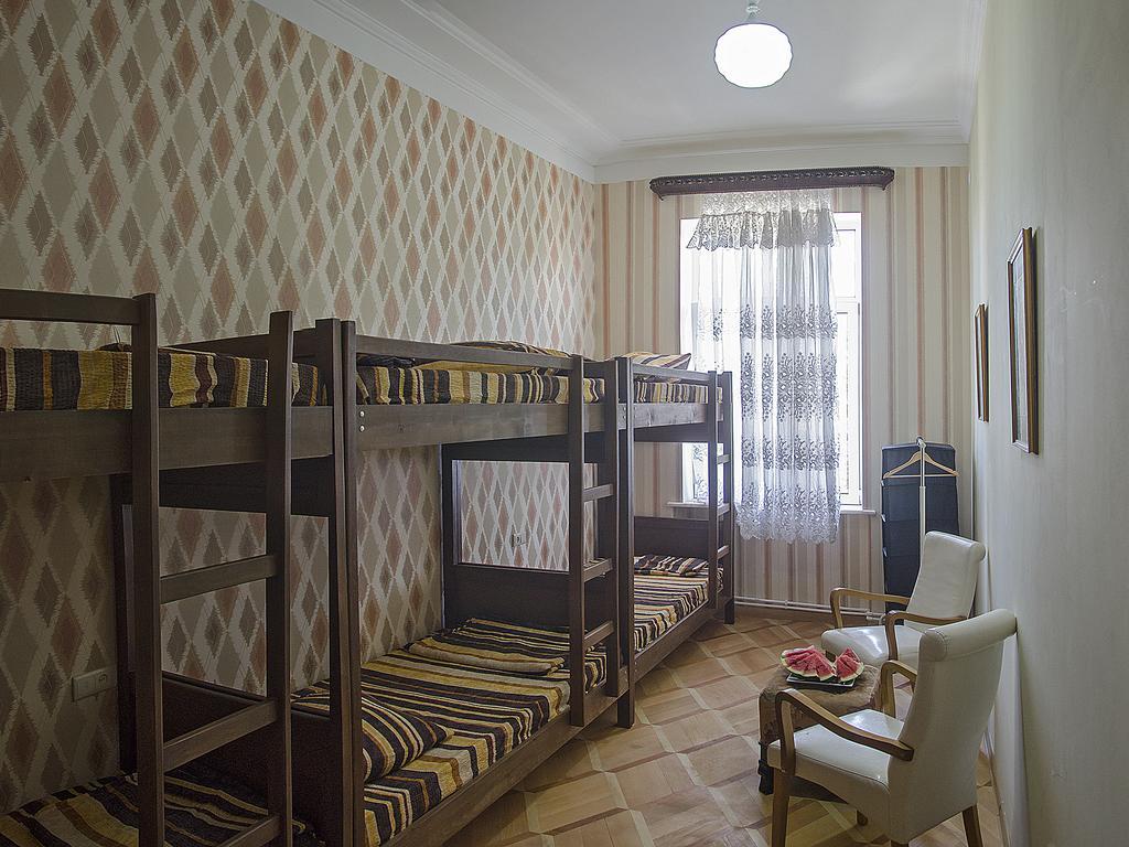 Griboedov Hostel & Suites Tbilisi Exterior photo