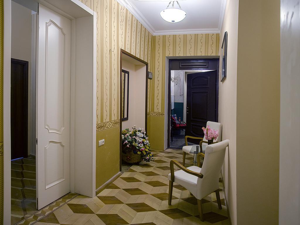 Griboedov Hostel & Suites Tbilisi Exterior photo