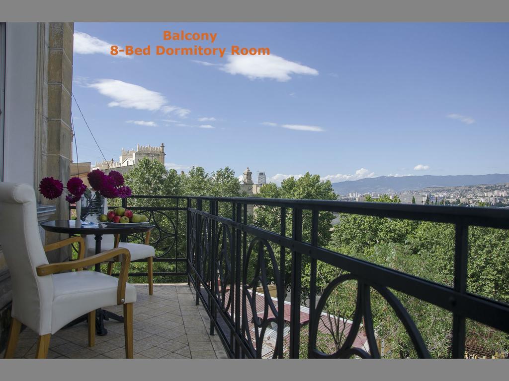 Griboedov Hostel & Suites Tbilisi Exterior photo