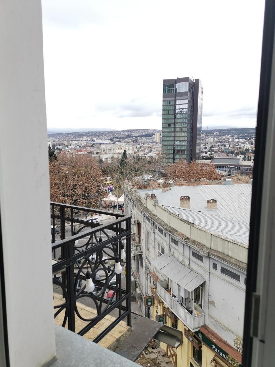 Griboedov Hostel & Suites Tbilisi Exterior photo